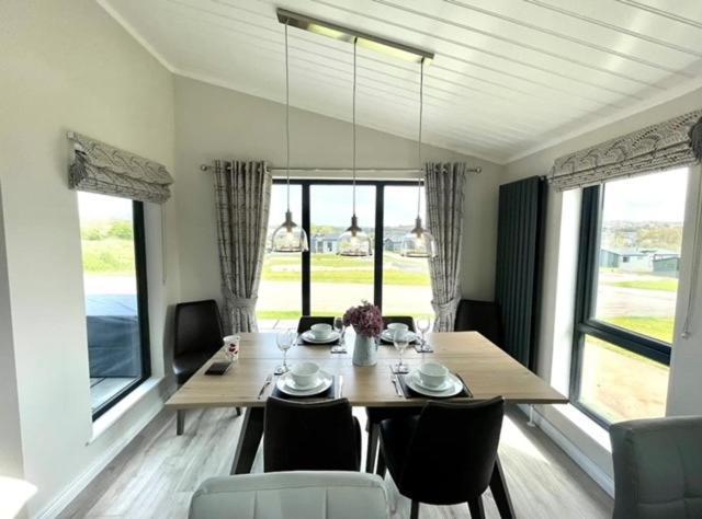 *Luxury Holiday Home With Hot Tub Close To Beach* Penally Exterior photo