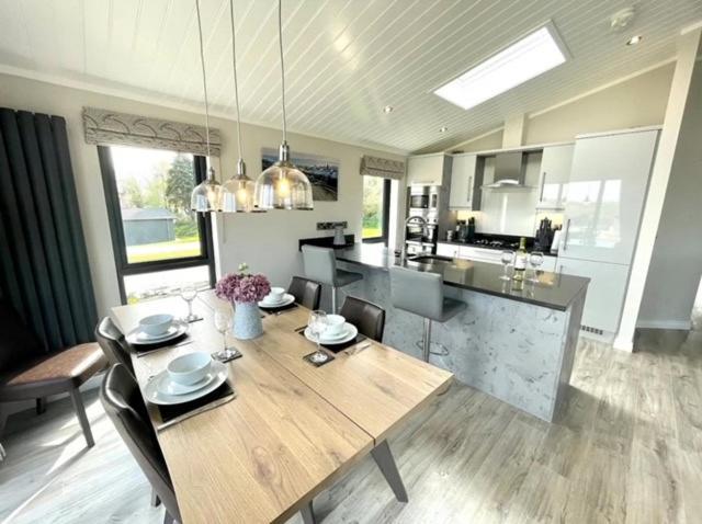 *Luxury Holiday Home With Hot Tub Close To Beach* Penally Exterior photo